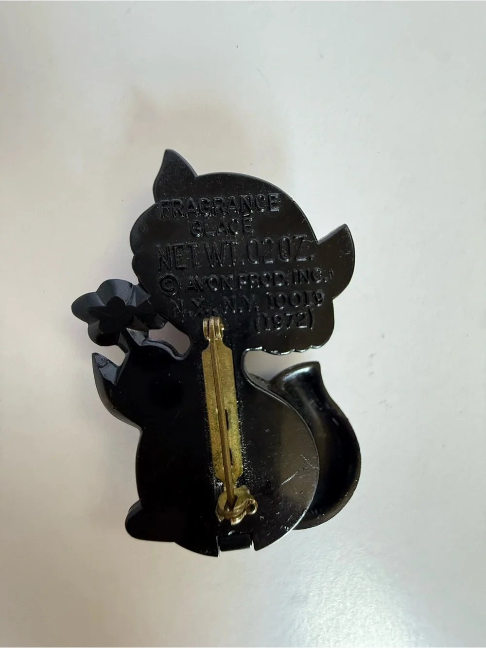 Vintage 1972 Avon Sniffy Pin